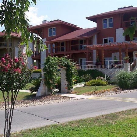 Vintage Villas Hotel Lakeway Exterior photo